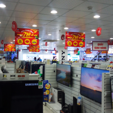 Hàng loạt TV 75 inch hạng sang bất ngờ giảm giá tới 50%